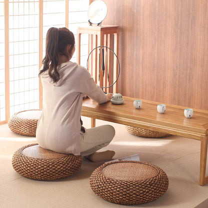 Fnskatzici Japanese Style Rattan Floor Cushion - 6.7" Thick Hand-Woven Straw Tatami Floor Pillow & Meditation Seat - Round Pouf Ottoman with Sponge Filling for Yoga, Zen Room, Balcony (15.7 Inch)