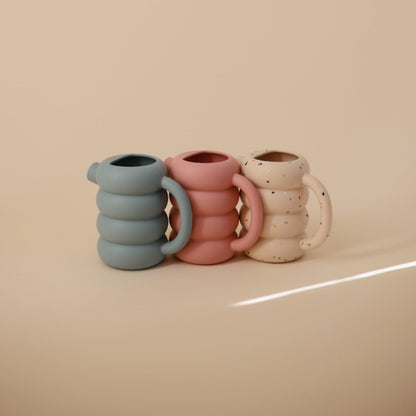 mushie Silicone Watering Can | Bath and Outdoor Play for Toddlers 10 Months+ (Vanilla Confetti)