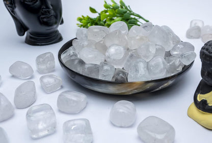 Crocon 1LB Clear Quartz Tumbled Stones and Crystals Bulk 2000+ Carats Natural Crystal Kit for Reiki Healing Crystal Polished, Tumble Stones, Chakra Balancing, Reiki Gift Home Decor Size : 20-25 mm