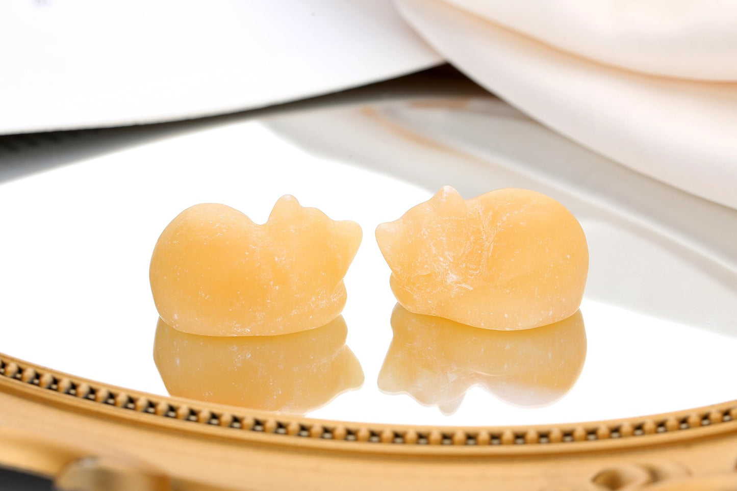 QINJIEJIE Fancy Calcite Cat Crystals Decor Sleeping Cat Statue Healing Stone Figurine Decors Gift Hand Carved Gemstones Office Room Home Desk Lucky Decoration Cute Orange Gifts for Women Men