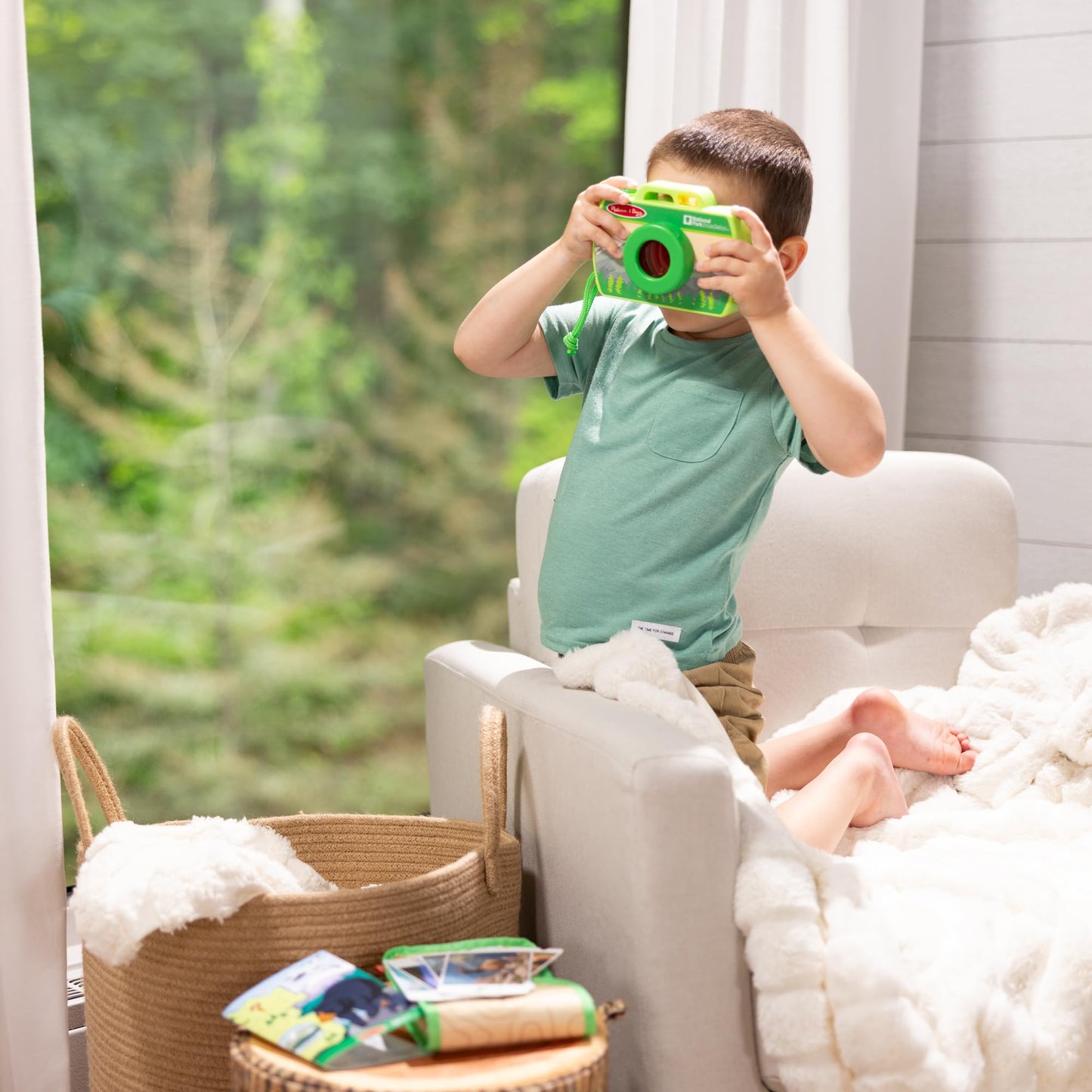 Melissa & Doug Rocky Mountain National Park Sights and Sounds Wooden Toy Camera Play Set - FSC Certified