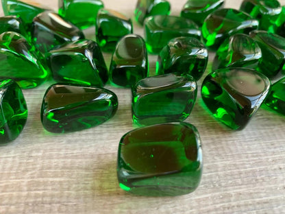 GAF TREASURES 5 Pcs Green Obsidian Tumbled Stones, Polished Green Obsidian Gemstone, Green Obsidian Healing Crystals (Green Obsidian)