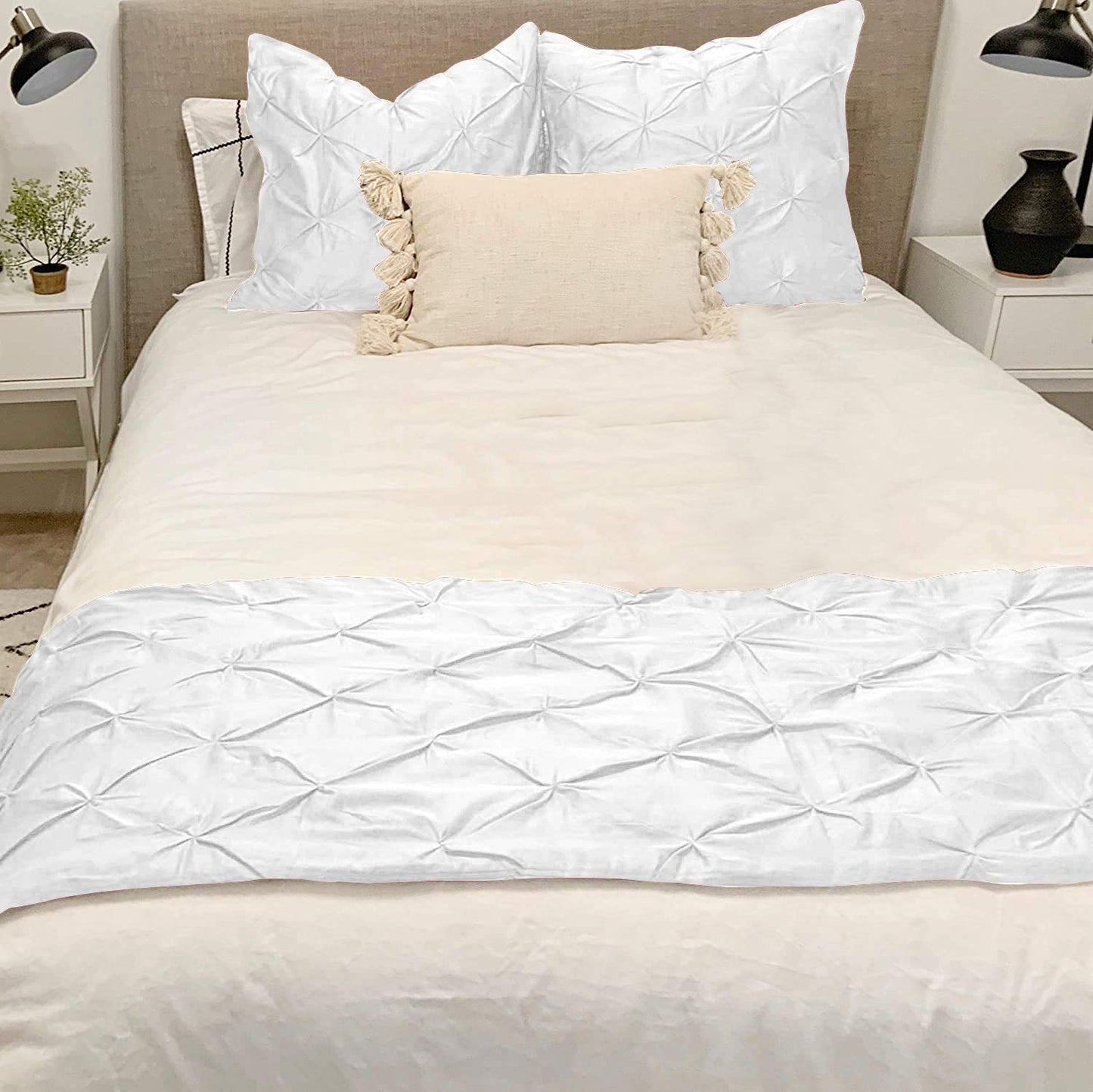 Lusso Mercato Ultra Soft 1-Piece Bed Runner - Luxurious 100% Cotton 800 Thread Count Pinch Pleated Bed Runner Solid (1 Piece Pinch Pleated Bed Runner) King Size (102"X20") White