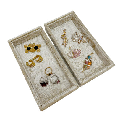 AgentMoon 2 Piece Set Sunglass or Jewelry Temporary Storage Tray. Stackable Velour Wrap Tray for Watch iPhone Earring etc. Bedside Makeup Accessories Organizer. 20 x 10 x 3cm. (Embossed Beige)