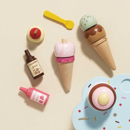 Le Toy Van - Educational Wooden Toy Honeybake Colourful Wooden Carlo's Gelato Pretend Ice Cream Toy | 12 Pieces - Great Role Play Gifts For A Boy Or Girl - 2+ Years