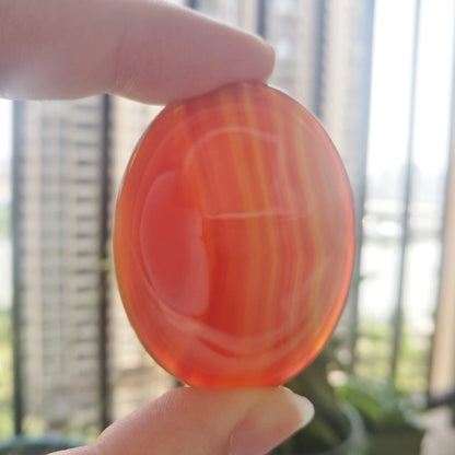 Bacatgem 1 Pcs Natural Carnelian Crystal Thumb Worry Stone,Stress Relax Healing Reiki Crystal Pocket Palm Stones