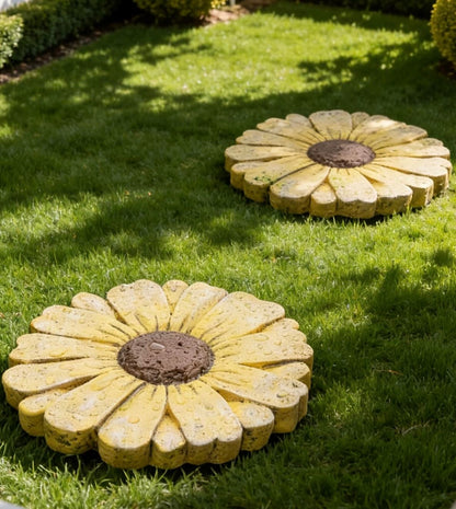 Landoraloria Cement Flower Stepping Stone 10” Daisy Garden Path Stone for Yard & Walkway Handcrafted Non-Slip Outdoor Patio Decor Weather-Resistant Cement Stone (Pink)
