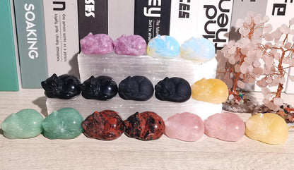QINJIEJIE Green Aventurine Cat Crystals Decor Sleeping Cat Statue Healing Stone Decor Gifts Hand Carved Gemstones Figurine Office Room Home Desk Decorations Cute Gem Lucky Energy Gifts for Women Men