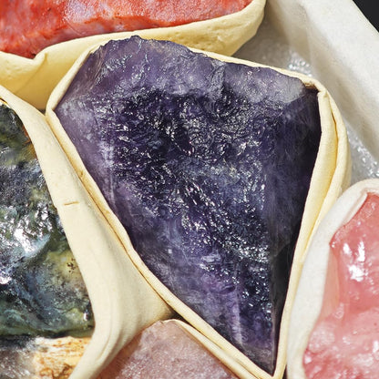 9 PCS Healing Crystals Raw Stones Set Natural Rock Minerals Specimens Collection Natural Amethyst White Crystal Fluorite Rose Quartz Assorted Gemstones Raw Energy Meditation(Crystal Rough Stone Set)