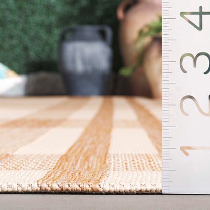 SAFAVIEH Washable Rug Outdoor Courtyard Collection - 2'3" x 5', Natural & Beige, Plaid Pattern, Non-Shedding & Easy Cleaning, Ideal for Patio, Front Door, Entryway, Mudroom, Doormat (CY6201-393)