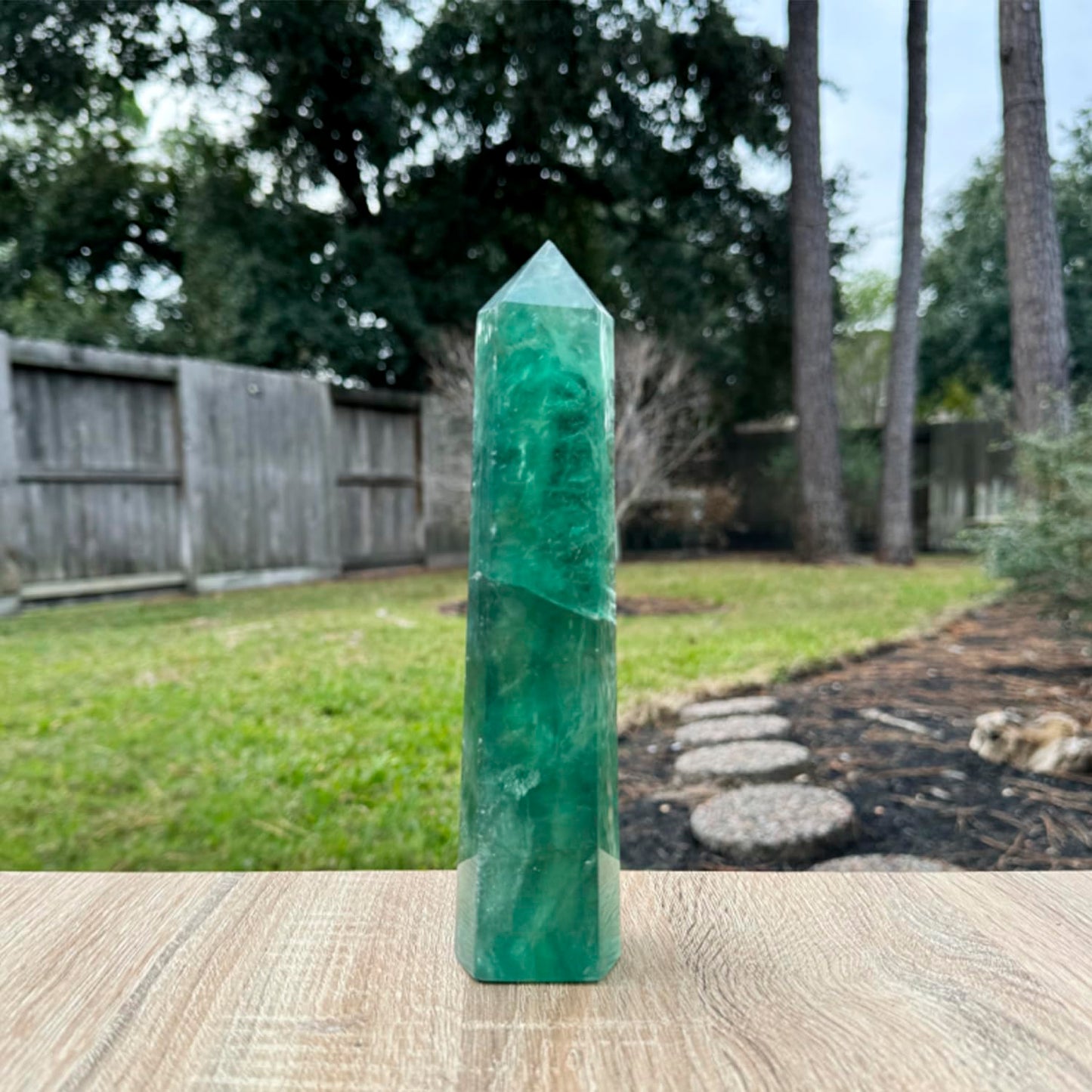 5.8-6.2 Inch Natural Green Fluorite Crystal Point 2Pcs Set, Single Terminated Hexagonal Prism Stone, Energy Protection Spiritual Awakening Crystal, Reiki Meditation Home Decor Ornament Gift