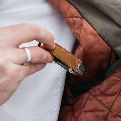 Orbitkey Crazy Horse Leather Key Organizer | Holds up to 7 Keys, Chestnut Brown