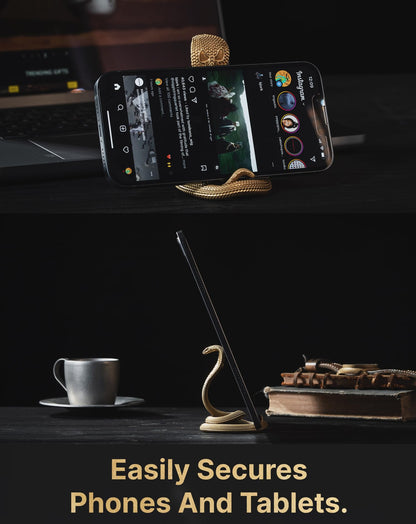 COPPERTIST.WU Cobra Phone Stand Brass Desk Decor – Handcrafted Snake Phone Holder for iPhone & Tablet, Artistic Desk Accessory Sculpture, Unique Gift for Men, Office & Home