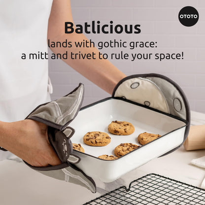 New - OTOTO Batlicious Oven Mitts and Pot Holders Sets - Heat Resistant Trivets for Hot Dishes, Cooking Goth Kitchen Decor, Cute Accessories, Pot Holders, Spooky Halloween Bat Moon Witchy Gifts