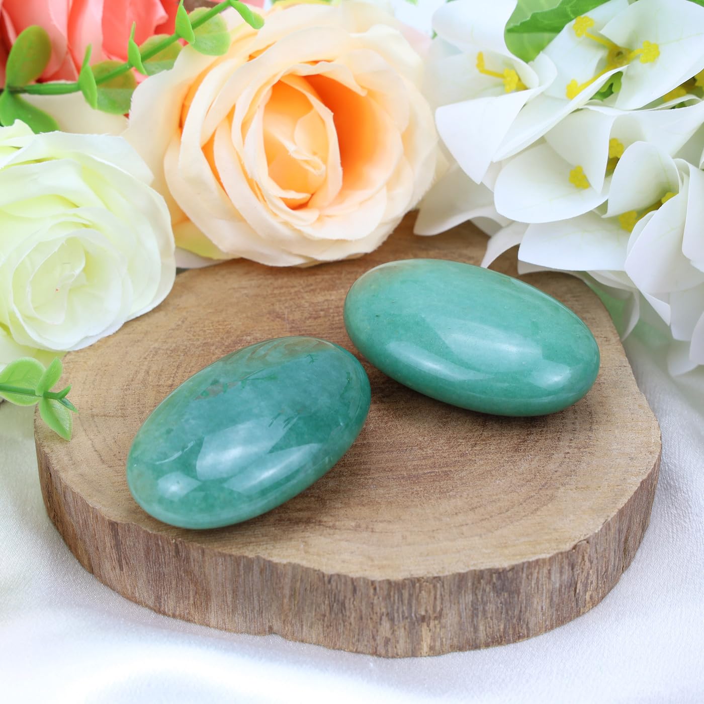 MAIBAOTA 2.4" Large Green Aventurine Crystal Stone Polished Palm Stone Healing Crystals 0.7" Thick Natural Reiki Gemstone Worry Stone Energy Balancing Anxiety Stress Relief Meditation 1 Pc