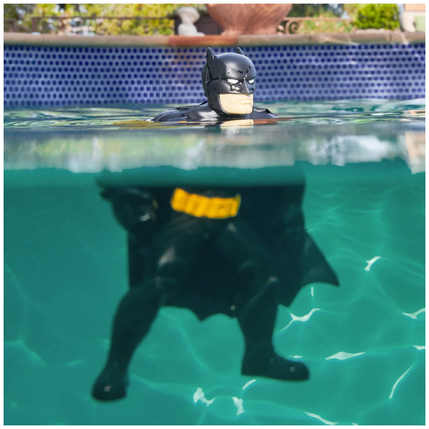 SwimWays DC Batman Floatin' Figures, Swimming Pool Accessories & Kids Pool Toys, Batman Party Supplies & Water Toys for Kids Aged 3 & Up