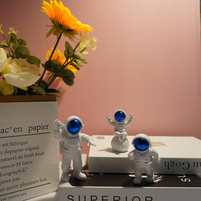 Ni-JASW Blue White Astronaut Statues Set of 4, Spaceman Sculpture Figurines Outer Space Theme Decor for Nursery Room Cake Topper