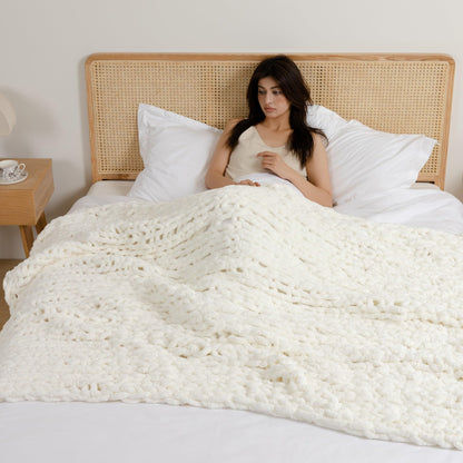 WESHIONGOO Chunky Knit Blanket Throw 40"×40" Knitted Throw Blankets for Couch Bed Fluffy Soft Blanket with Jumbo Chenille Yarn Thick 100% Handmade (Cream White)