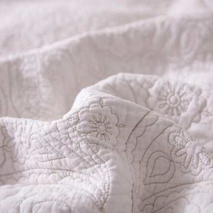 BOV Queen Quilt Bedding Set - Cotton Full Size Quilt Set with 2 Pillow Shams, Lightweight Bedspread Coverlet Queen Size Quilts for Bed Set, All Season Floral Embroidery 96"X92" Light Beige Ivory