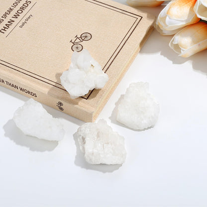 ZHIYUXI Clear Quartz Crystals and Stones Cuarzos Crystal Cluster Geode Clear Crystal Quartz Crystals for Beginners Natural Rock Raw Stone Energy Balance Reiki Decor 1Pc 50-70g