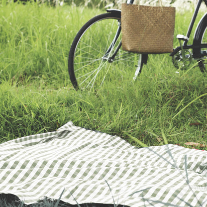 HunnmingRe 6 Pcs Disposable Outdoor Picnic Blankets 71''x71'' Thicken Foldable Waterproof Picnic Mats Gingham Oil Proof Camping Blankets with 4 Ground Spikes Beach Travel Hiking(Green and White)