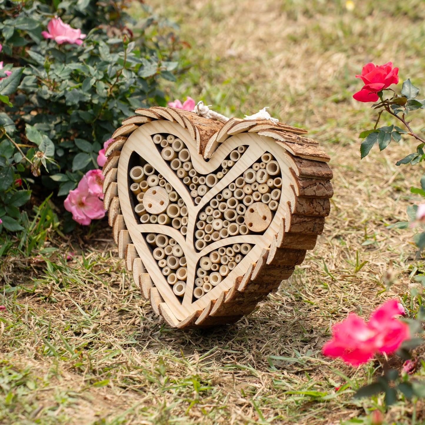Mason Bee House, Heart-Shaped Wooden Bee House with Bamboo Tubes, Nesting Aid for Wild Bees, Natural Hanging Habitat for Pollinators, Increases Productivity in Your Garden, Brown