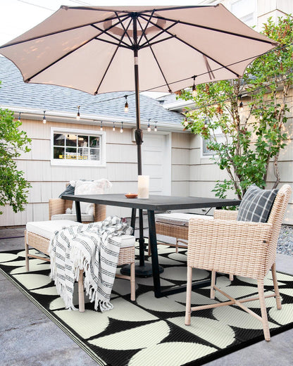 Wonnitar 8x10 Outdoor Rug, Large Waterproof Reversible Outdoor Patio Area Rug, Indoor/Outdoor Plastic Straw Portable Camping Rug for Outside RV Balcony Garden Deck (Black & White,8'x10')