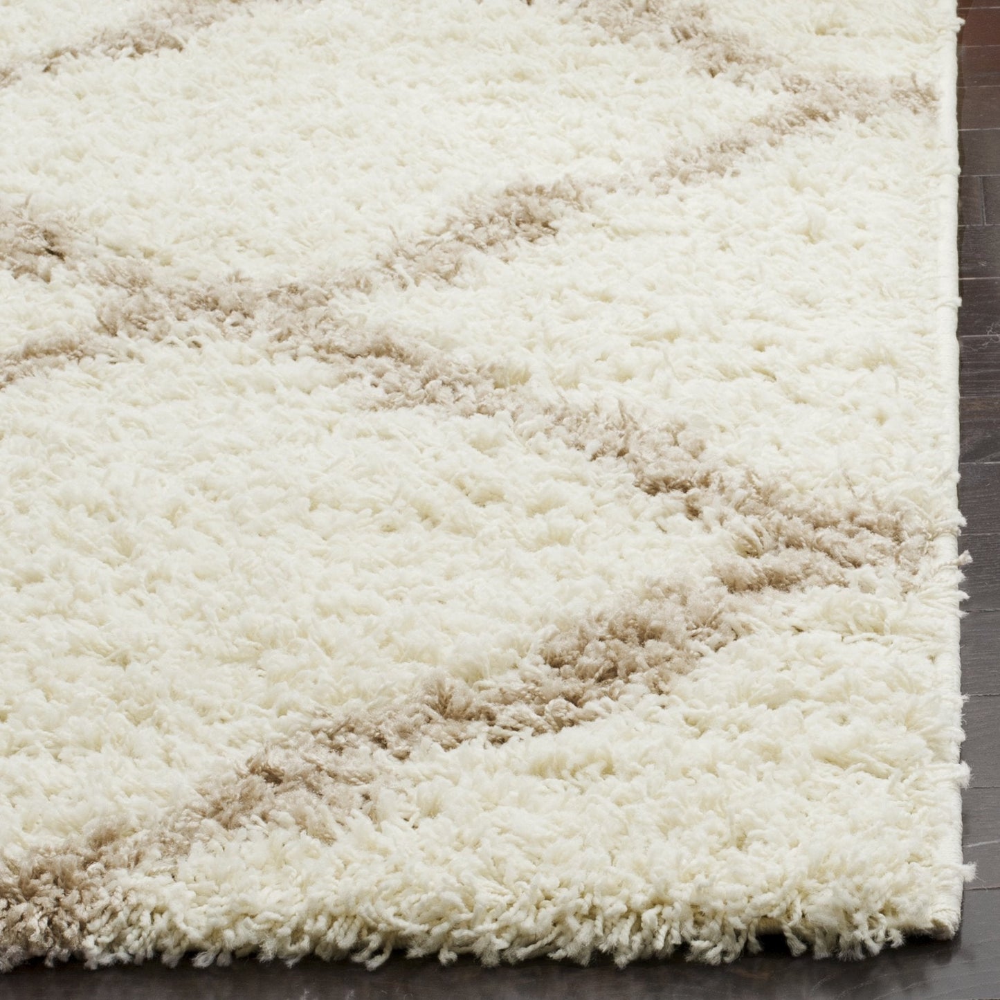 SAFAVIEH Area Rug 8x10 - Dallas Shag Collection - Large - Ivory & Beige, Trellis Pattern, Non-Shedding & Easy Cleaning, Plush Thick Pile, Ideal for Living Room, Bedroom, Dining Space (SGD257B)