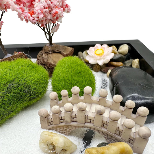 Woohome Zen Garden Kit - 21.5 x 17.5cm Japanese DIY Mini Rock Garden Meditation Ornaments Landscape Sand Table Resin Decoration with 7 Handmade Bamboo Tools