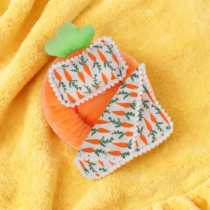 Mini Bed Sofa for 17cm/6.69in Doll, Cute Small Crib Bed Doll Quilt and Pillow Soft Furniture Bedroom Accessory Collectors Toy DIY Decoration Display Gifts(Orange Carrot)