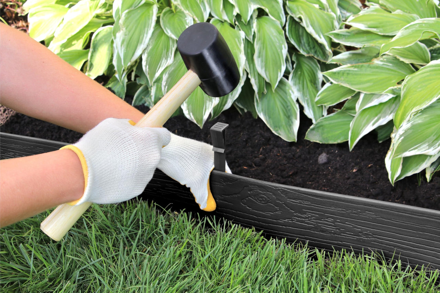 MASTER MARK Terrace Board, Landscape Coiled Edging, Grass Barrier, Bender Board, Flower Bed, Vegetable Garden Borders 5 in. x 40 ft. with 10 Stakes (Black)