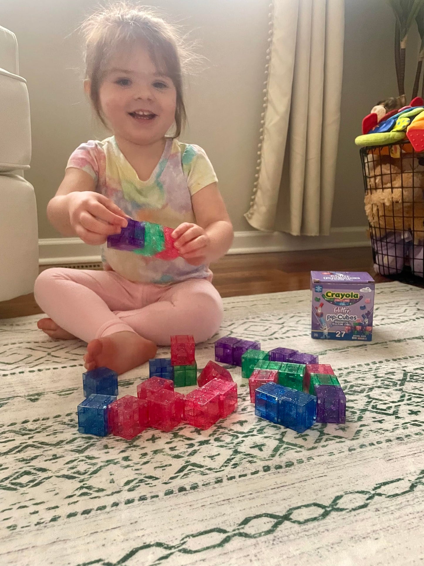 Crayola Glitter Magnetic PIP Cubes, Mini Magnetic Blocks Playset, STEM & Montessori Building & Educational Toys for Kids, Travel Toys for Boys and Girls Ages 3+, 27-Piece Set