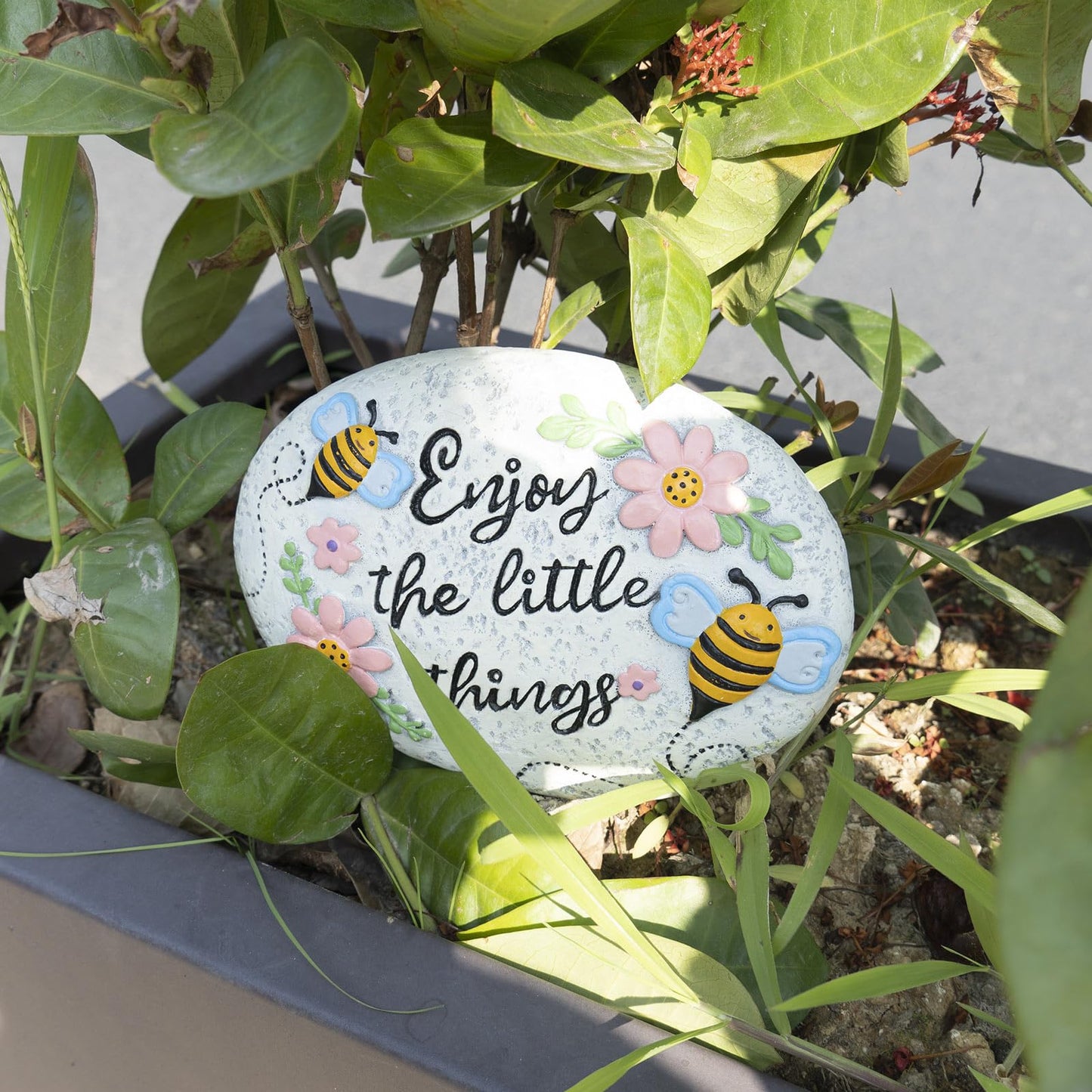 Bechivie Stepping Stones Outdoor, Bumble Bee Flower Garden Rocks Decorative, Summer Honey Bee Concrete Small Stake Down Step Stones for Walkway Yard Lawn Decor, Gifts for Gardening Love