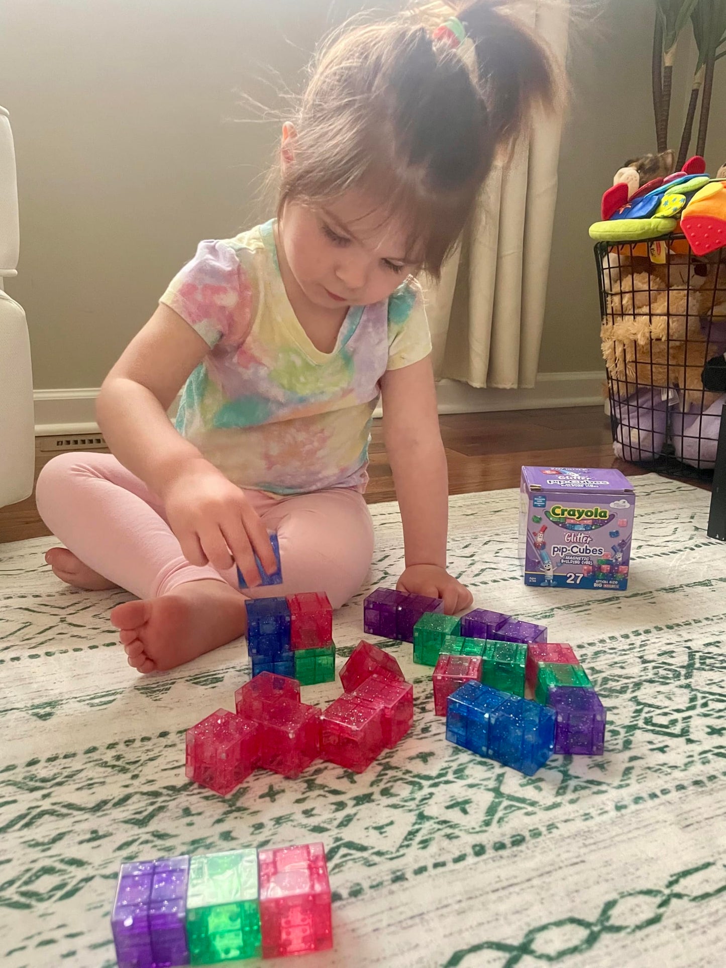 Crayola Glitter Magnetic PIP Cubes, Mini Magnetic Blocks Playset, STEM & Montessori Building & Educational Toys for Kids, Travel Toys for Boys and Girls Ages 3+, 27-Piece Set
