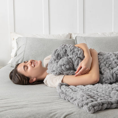 Maetoow Handmade 15 lb Soft Knitted Weighted Blanket, 72 x 48 in Breathable Chunky Knit Gravity Blanket Throw, Home Decor for Sofa Couch Bed, Light Grey