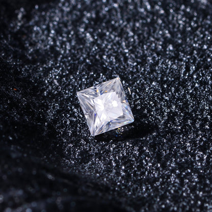 1-5 Carats Moissanite Loose Stone Lab Grown Synthetic Diamond Loose D Color Round/Oval/Heart/Princess/Cushion/Asscher/Pear/Marquise/Radiant/Emerald Cut Moissanite Loose Gem Stones for Ring Pendant Jewelry Making Gift (Princess Cut, 1 Carats)