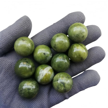 Sunshcat Natural Green Jade 0.78 Inchs Crystals and Healing Stone Ball Set,Home Desktop Feng Shui Array Decoration(7 Pieces) ﻿