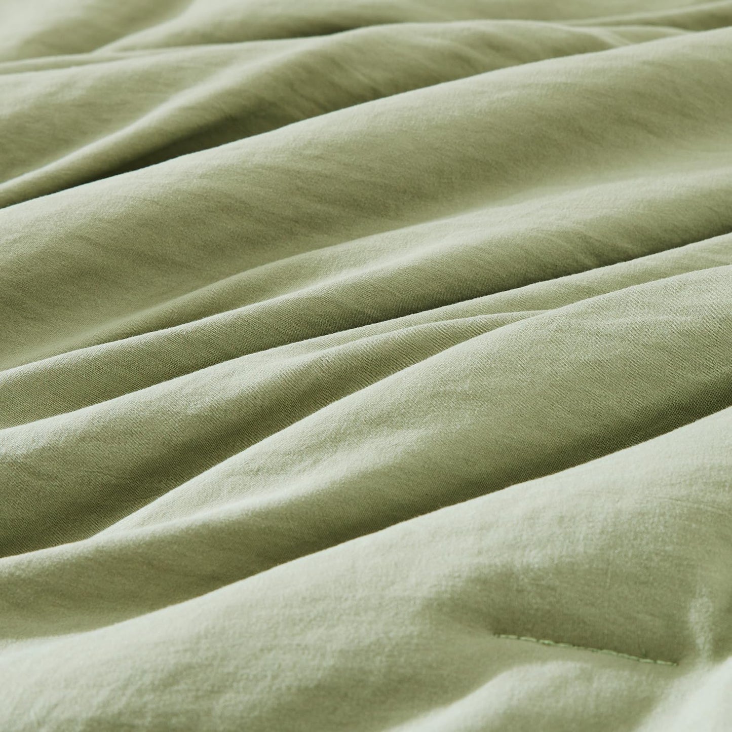 WRENSONGE Queen Comforter Set - 7 Pieces Sage Green Soft Bed in a Bag Queen with Fitted Sheet, Flat Sheet, 2 Pillow Shams, and 2 Pillowcases- Warm Bedding Sets Queen for All Season