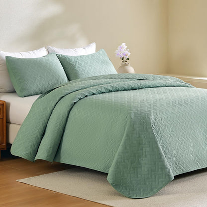 JYHOPE Sage Green Twin Quilt Set 68x90 Lightweight Microfabric Bedspread, 3-Piece Quilt Bedding with Pillow Shams, Summer Cooling Quilts, Ribbon Wrapped Gift