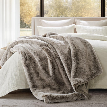EVERGRACEHOME Luxury Soft Faux Chinchilla Fur Throw Blanket for Couch, Warm Thick Heavy Winter Throw Blanket 1220GSM for Bed, Fluffy Cozy Mink Blanket with Reversible Velvet, Champagne Fawn, 60"x80"