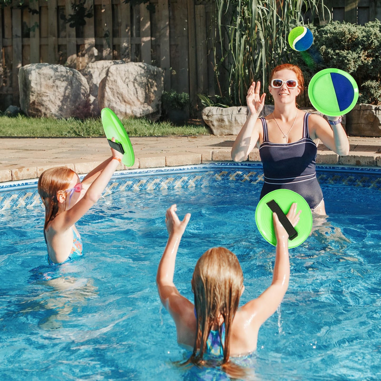 Outdoor Toys for Kids Ages 4-8, Catch Ball Toss Game, Outside Toys for 3 4 5 6 7 8-12 Year Old Boys Girls, Beach Pool Yard Lawn Outdoor Games, Toddlers Kids Birthday Summer Gifts, 4 Paddles 4 Balls
