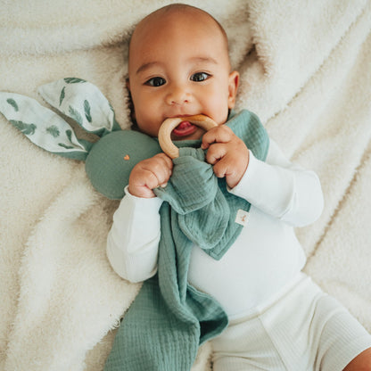 Mikito Organic Cotton Newborn Gift Box, Unisex Baby Gifts Including Muslin Lovey Comforter, Bandana Bib, Wooden Teether & Birth Announcement Sign