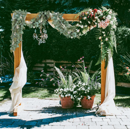 Ouddy Decor Eucalyptus Garland 6.56 Ft Lush Silver Dollar Leaves Boxwood with White Buds Artificial Faux Greenery Vines for Baby Shower Wedding Party Table Runner Room Home Mantle Decor