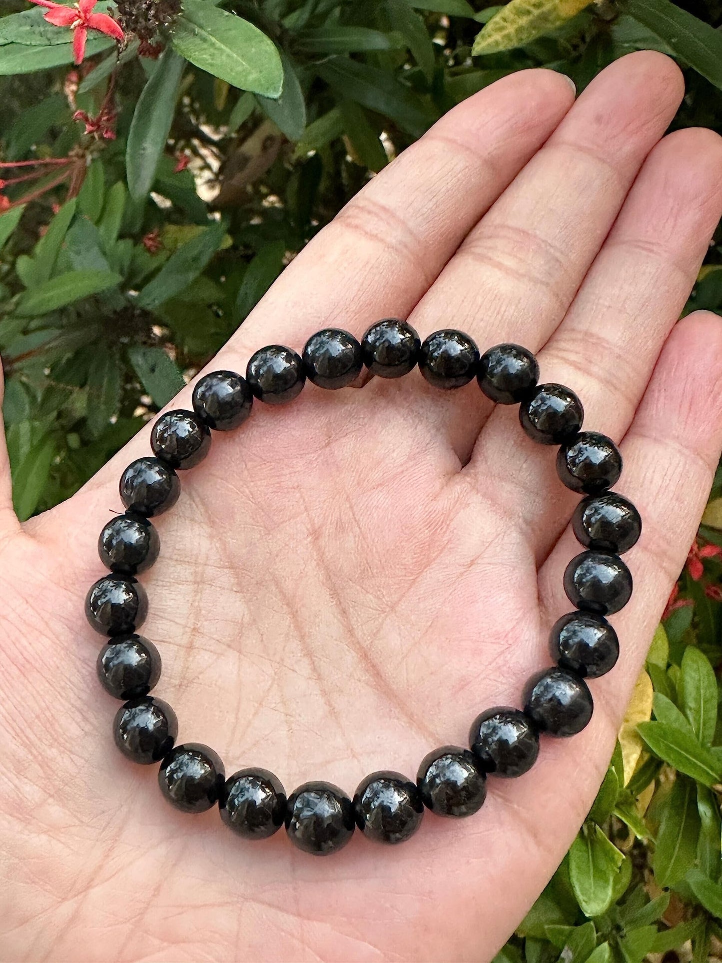 GAF TREASURES Shungite Crystal Bead Bracelet 8mm, Genuine Shungite Stretch Gemstone Bracelet, Healing Crystal Bracelet, Gift for Men & Women (1)