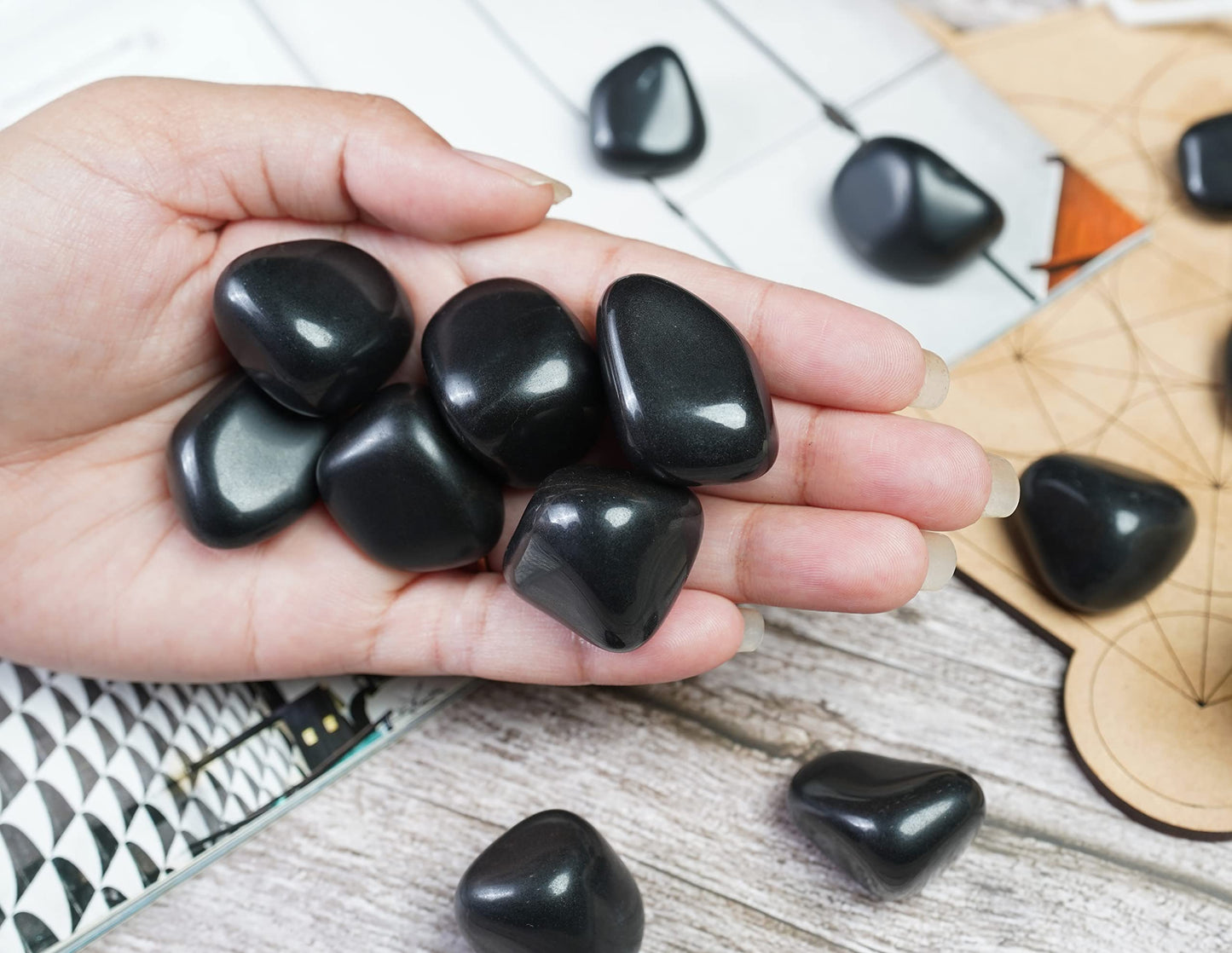 "800+ Carat, 13 Pcs Black Agate Tumbled Stones and Crystals Set for Chakra Reiki Healing Mediation Crystals Polished Stones Gemstones and Crystals Tumble for Gift Home Decor Size: 20-25mm by Crocon"