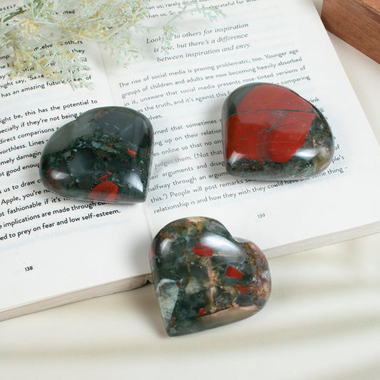 Crocon 50mm African Bloodstone Heart Stone Big Heart Shape Puff Stones Set 450+ Carats Pocket Crystal Healing Tumble Collection Palm Worry Stone Good Luck Charm Meditation Gift Craft Home Decor