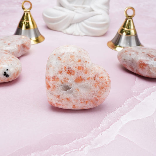 Crocon Sunstone Gemstone Big Heart Hand Carved Puff Stones Set Pocket Crystals Healing Tumble Collection Palm Worry Pocket Stone Good Luck Charm Gift Craft Home Decor Size 2 inch