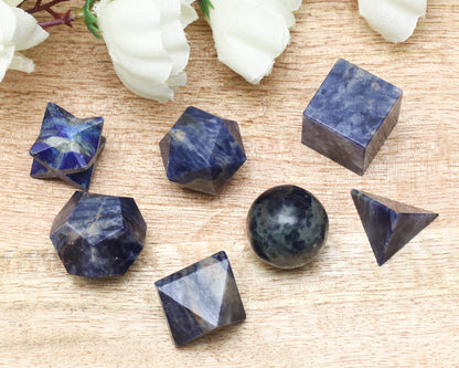 Crocon Sodalite 7Pcs Platonic Solids Crystal Geometry Set, Platonic Solids Sacred Geometric Stones for Meditation Reiki Balancing Healing Chakra Stone Cleansing Spiritual Good Luck (15-20 mm)