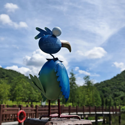 YAOHUA Metal Flamingo Yard Decor Garden Statue Outdoor Art Blue Flamingos Christmas Decorations Sculptures for Patio Backyard Porch Lawn Ornaments Unique Gifts