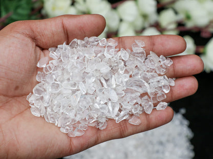 ZAICUS Clear Quartz Crystal Chips Bulk Gemstone Valentine Gift, Healing Crystal Natural Irregular Shaped Crushed Stone Reik Healing Tumbled Chips Crystal Chips for Witchcraft & Jewelry Making 1 Lb